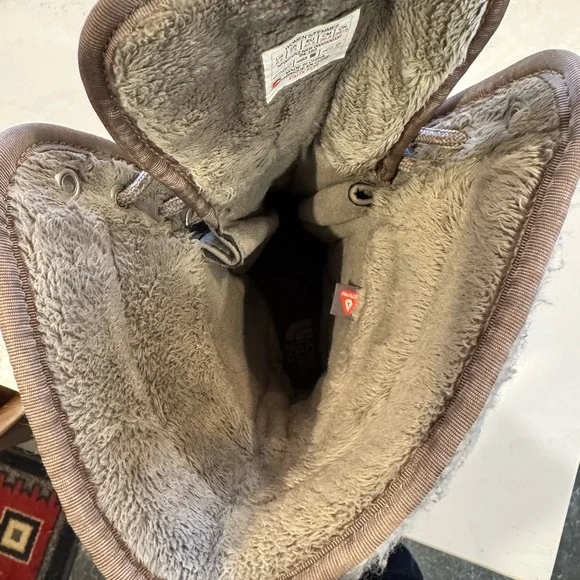 North Face Shellista II Mid Boot - Women's size 9.5. - Picture 6 of 8